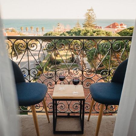 A House In Estoril - Adults Only Ξενοδοχείο Εξωτερικό φωτογραφία A balcony in a hotel room