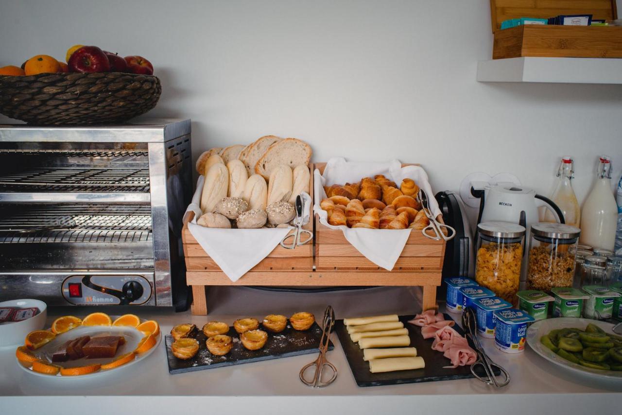 A House In Estoril - Adults Only Ξενοδοχείο Εξωτερικό φωτογραφία A breakfast buffet
